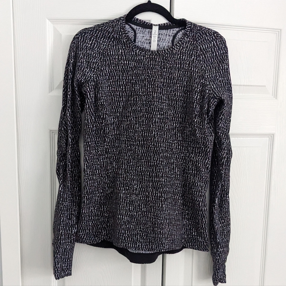 Lululemon black and white long sleeved top